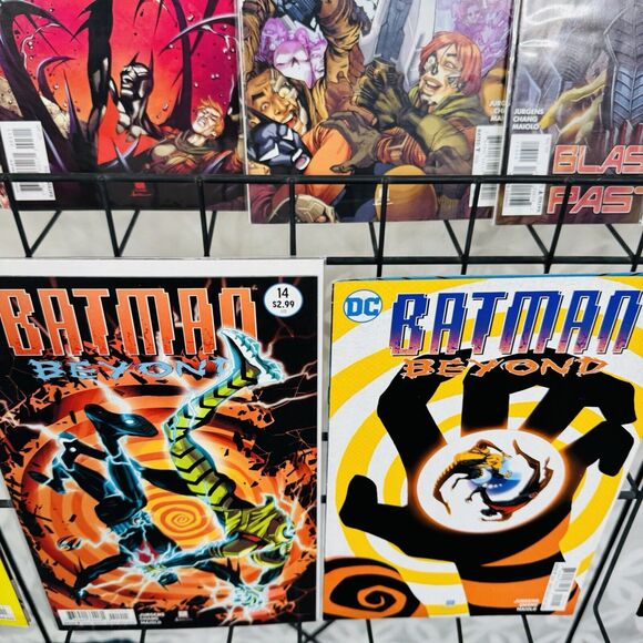 Batman Beyond 1 3 5-7 13-16 Lot (DC Comics Volume 5) Terry McGinnis - Picture 8 of 10